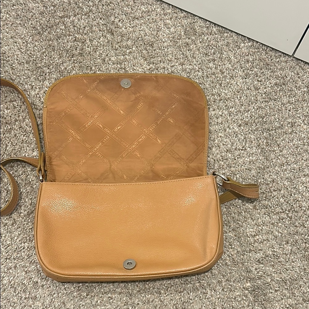 Vintage Longchamp Tan Crossbody Bag with Adjustable Strap - Picture 10 of 16